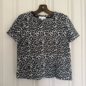 Stylish Leopard Print Short Sleeve Tee - Black and White
